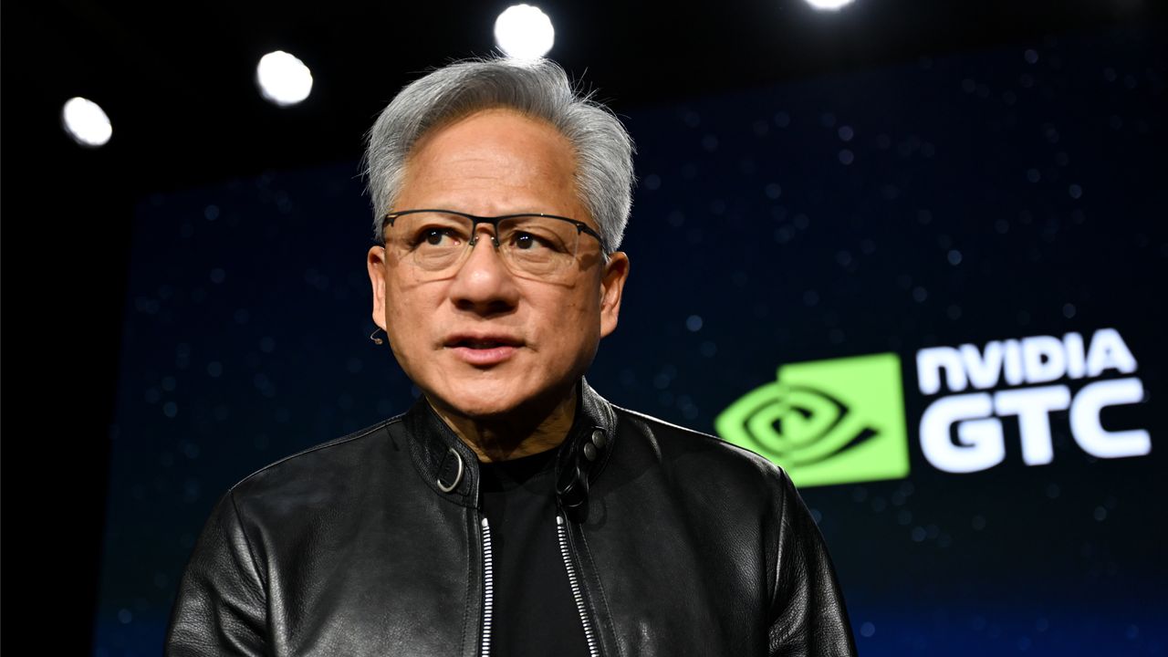 엔비디아 젠슨 황 CEO, 미국의 대중국 AI 칩 수출 규제에 정면 대응