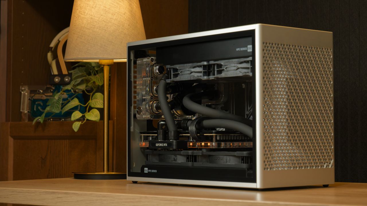 Project 'Greyscale': Pushing the Limits of Custom-Looped ITX SFF PCs