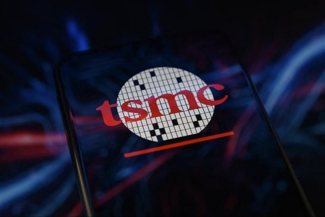 TSMC 애리조나 첨단 패키징 로드맵 2029년 확정 및 High-NA EUV 도입 지연의 전략적 배경