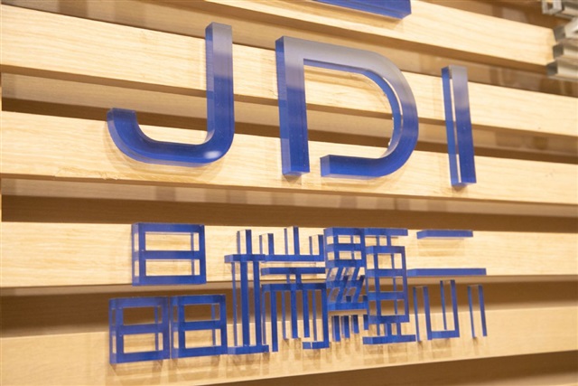 JDI, LTPS 시장 철수 가속화: 자동차용 디스플레이 시장 재편