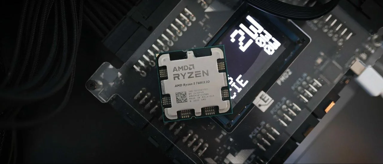 AMD 라이젠 9850X3D의 이면: 전성비 하락과 3D V-캐시 기술의 임계점 노출