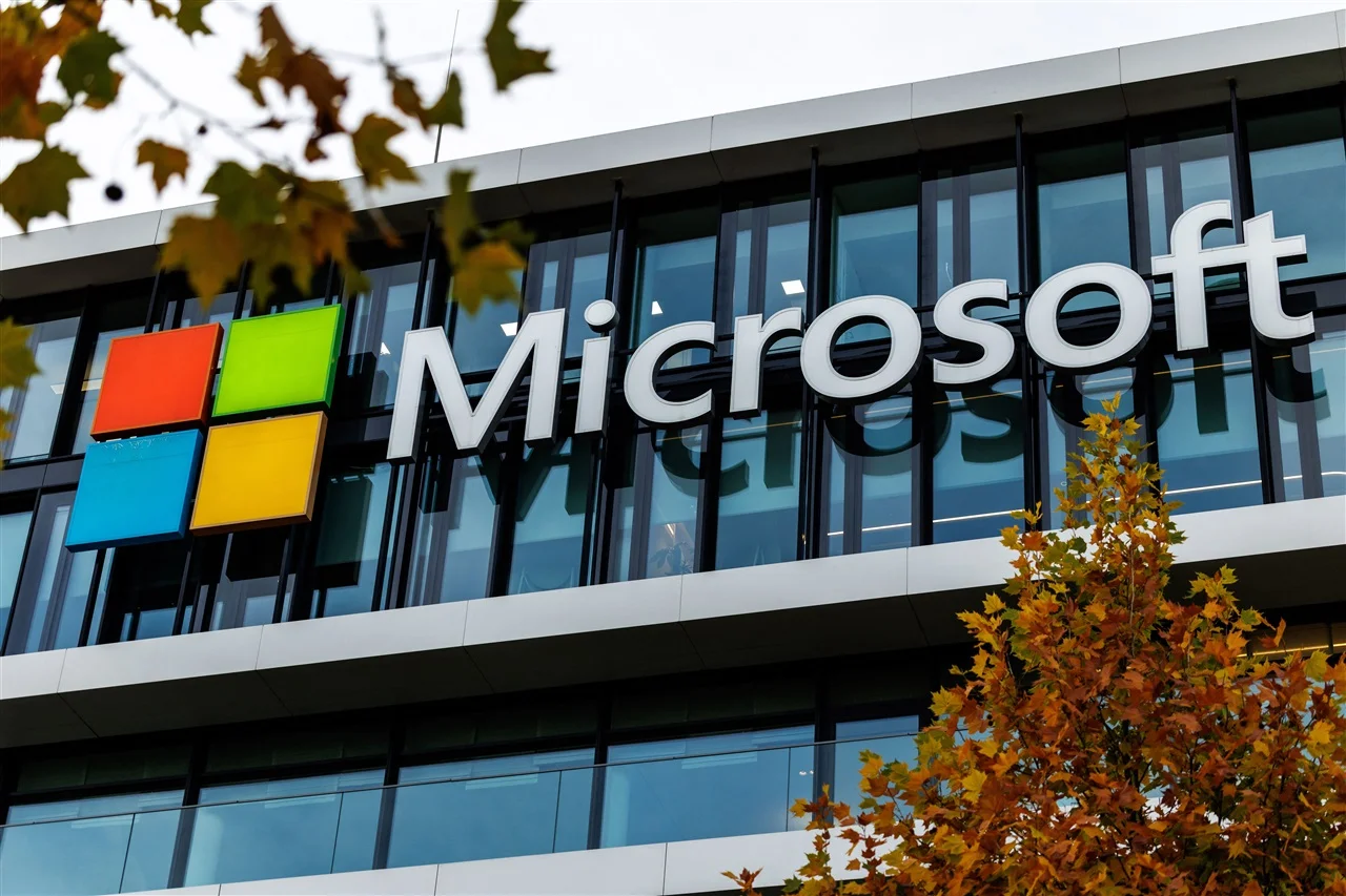 마이크로소프트의 공격적 Capex 증액과 애저(Azure) AI 공급 부족의 구조적 해결 과제