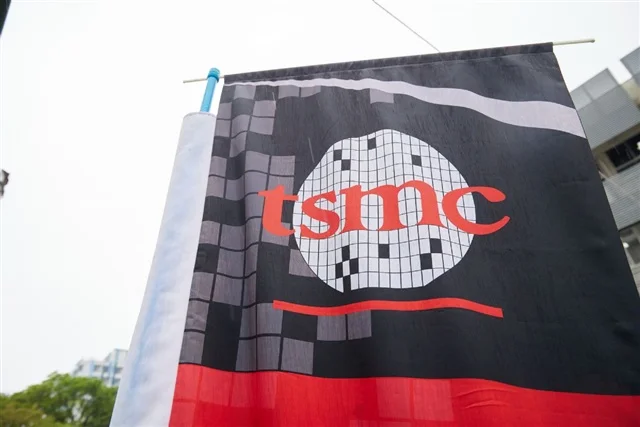 TSMC, 차세대 패키징 'CoPoS' 독점 체제 강화: AI 반도체 주도권 굳히기