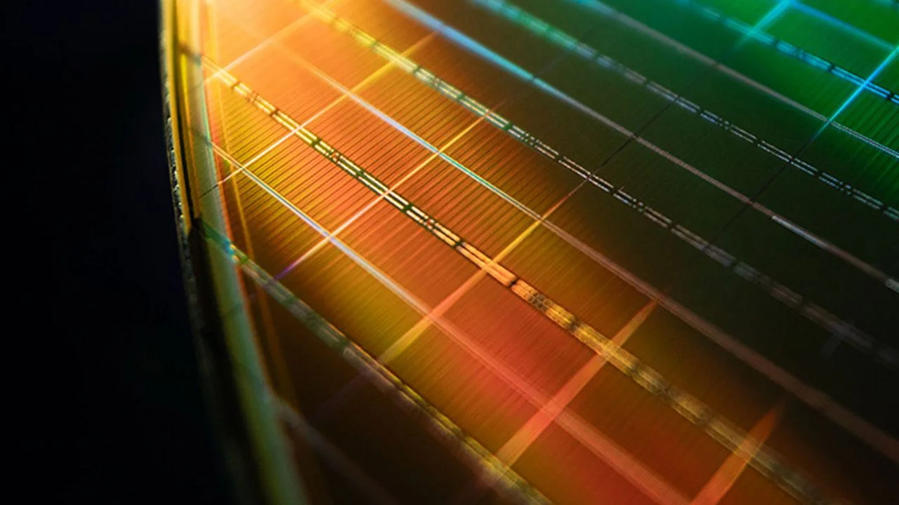 AMD, 서버용 x86 매출 점유율 46.2% 돌파… 인텔의 기업용 시장 지배력 균열