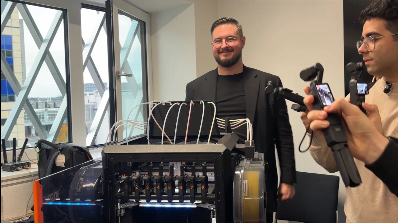 Josef Prusa Warns of Security Risks in Bambu Lab Software: Alleged AGPL Violations and 'Black Box' Network Concerns
